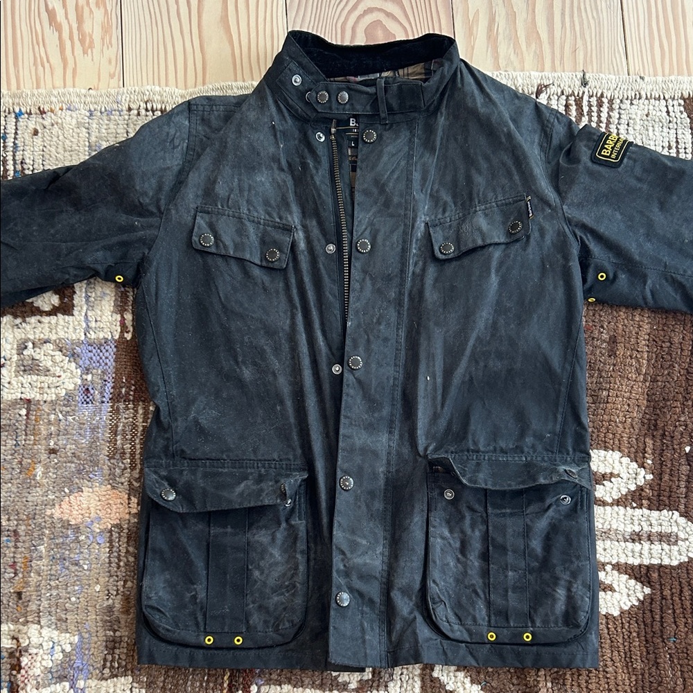 Barbour Men's Black Jacket with Tan Plaid Lining